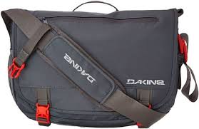 Dakine Messenger Bag 15 Liter Testbericht Kuriertasche Rucksack Taschen