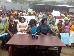 The police in imo state have warned members of the indigenous people of biafra (ipob) and hoodlums in the state, accusing them of threatening the peace he assured citizens of the state that adequate security arrangements have been put in place to guarantee their safety, adding that the police in. Breaking News Protest Begins In Imo Over Alleged Slap Of Okorocha S Daughter