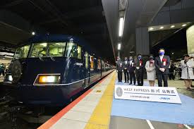 2 投入車両数 51両 （6両編成 6本、3両編成 5本） æ–°ã—ã„å¤œè¡Œç‰¹æ€¥ ã‚¦ã‚¨ã‚¹ãƒˆã‚¨ã‚¯ã‚¹ãƒ—ãƒ¬ã‚¹éŠ€æ²³ å‡ºé›²ã¸å‡ºç™º æ–°åž‹ã‚³ãƒ­ãƒŠã§4ã‹æœˆé…ã‚Œ ä¹—ã‚Šã‚‚ã®ãƒ‹ãƒ¥ãƒ¼ã‚¹