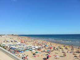 Sie erreichen den strand über den elevador do peneco. Der Schonste Strand Zwischen Lissabon Und Cascais Praia De Carcavelos Carcavelos Reisebewertungen Tripadvisor