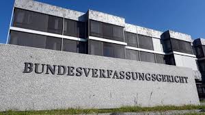 Die 16 richter entscheiden über. Bundesverfassungsgericht Eu Corona Hilfen Vorlaufig Gestoppt Tagesschau De