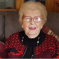 Winnie Cameron's Instagram, Twitter & Facebook