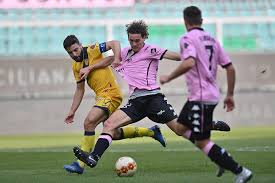 Canale dedicato al calcio su yahoo sport. Il Palermo Crolla Al Barbera La Juve Stabia Cala Il Poker Inutile La Doppietta Di Luperini Giornale Di Sicilia