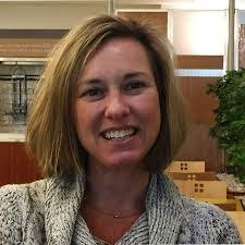 Laurie Roche's Instagram, Twitter & Facebook