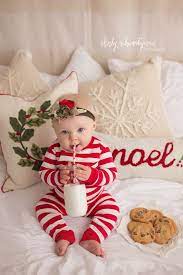 25 More Cute Family Christmas Picture Ideas Baby Christmas Photos Christmas Baby Pictures Christmas Family Photos