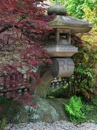 linterna en el jardin de piedra japones tokio japon paisaje japon linternas de jardin pequeno jardin japones