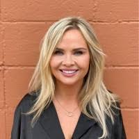 Leslie Lentz's Instagram, Twitter & Facebook