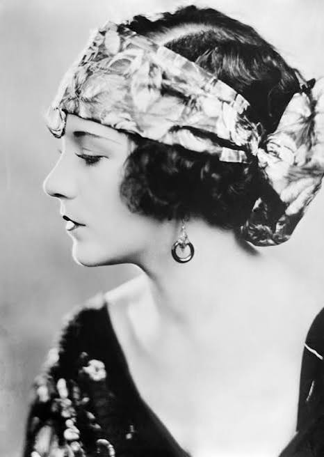 15 Beautiful But Forgotten Silent Movie Stars