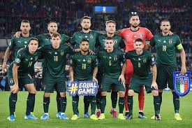 باريلا نجم نادي كالياري الإيطالي الشاب بهدف أكثر من رائع خلال مشاركته بتدريبات منتخب الأزوري للشباب.وتم. Ø£Ø¯ÙŠØ¯Ø§Ø³ ØªÙ‚ØªØ±Ø¨ Ù…Ù† Ø¥Ø²Ø§Ø­Ø© Ø¨ÙˆÙ…Ø§ Ù…Ù† Ø¹Ù„Ù‰ ØµØ¯Ø± Ù‚Ù…ÙŠØµ Ù…Ù†ØªØ®Ø¨ Ø¥ÙŠØ·Ø§Ù„ÙŠØ§ Ø§ÙƒØ³ØªØ±Ø§ Ø³Ø¨ÙˆØ±Øª