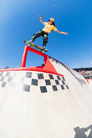 With its timeless design, killer color range and our unique rubber finish, the sweatsaver helmet is a staple of our helmet collection. Boardriding Yndiara Asp