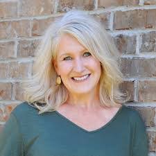 Lori Dowdy's Instagram, Twitter & Facebook