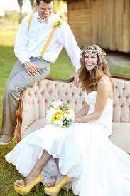 Orlando Lemonade Wedding Inspiration From Wings Of Glory Photography Dogwood Blossom Stationery Wedding Inspiration Yellow Wedding Colors Lemonade Wedding