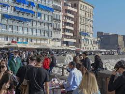 Le regole e cosa si può fare. Covid Campania Zona Rossa Oggi Si Decide Se Resta Zona Gialla Corriere It