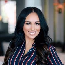 Natalie Rath's Instagram, Twitter & Facebook