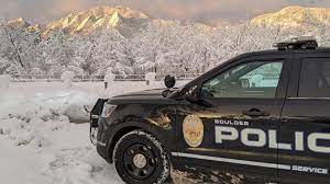 Boulder police respond to shooter at grocery store. E6l3r0lj Voynm