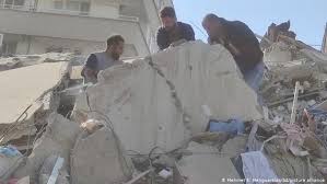 El sismo de 5.3 se registró a las 10.55 hora local de la mañana (17:44 gmt) con una profundidad de 5 km. Un Terremoto De Magnitud 7 Sacude A Turquia Y Grecia El Mundo Dw 30 10 2020