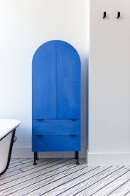 When a client wants me to decorate their bathroom, one of the first things that usually jumps out at me is the clutter. 30 Bathroom Decorating Ideas On A Budget Chic And Affordable Bathroom Decor