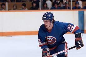 Then, seemingly out of nowhere, he'd materialize with no enemy checker near him just as a pass would arrive on the blade of his stick. Islanders Best Player To Wear Number 22