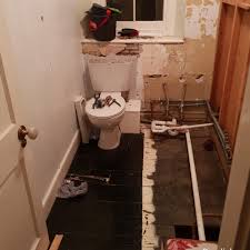 This is an ingenious bathroom decor idea with a surprise you should try. This Cheap Bathroom Remodel Cost 500 But Looks Like It Cost Far More