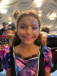 Lots of fun painting tonight at a fall festival! 🥳🍁🐱🦋