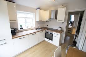 Kitchen Oak Worktop Cream Gloss Units B Q White Gloss Kitchen Kitchen Cupboards Paint White Kitchen Paint