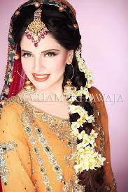 Mehndi Hairstyle Hairstyle Braid Flowers Mehndi Hairstyles Wedding Makeover Mehndi Dress