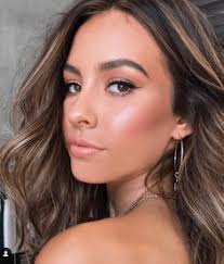 Edith Almeida (esimsi)