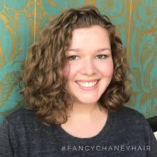 Medium length hairstyles & haircuts for women: 25 Best Shoulder Length Curly Hair Cuts Styles In 2021