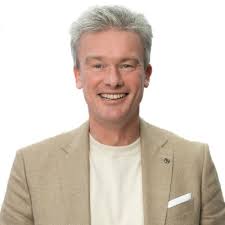 Never underestimate the power you have to take your life in a new  direction." After 15.7 super wonderful years, it is time to fill the empty  pages with a new adventure! I