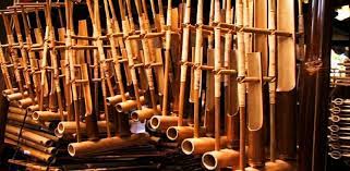 Celempung terbuat dari kulit bambu dengan memanfaatkan resonansi yang ada dalam ruas batang bambu untuk menghasilkan suara. Real Angklung 1 4 Apk Download Bueh Realangklung Apk Free