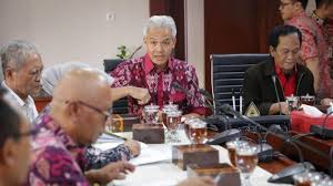 Ganjar pranowo, adalah gubernur jawa tengah yang menjabat sejak 23 agustus 2013. Antisipasi Sekolah Ambruk Ganjar Segera Cek Dan Pastikan Keamanan Sekolah Tribun Jogja