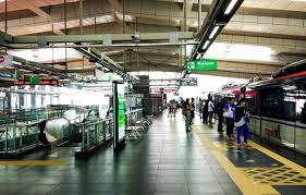 3 2 stesen ini dibina di persimpangan jalan tun perak dan jalan melaka, berhampiran tebing barat sungai klang. Putra Heights Lrt Station Klia2 Info