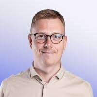 Vuong Tran Email & Phone Number