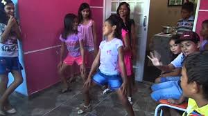 Additionally, in an image shown on the updated website for the game. Menina Anos 6 Dancando Shefalitayal