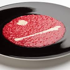 Se è già cremoso e consistente e la cottura è al dente, toglietelo dal fuoco, aggiungete il gorgonzola e mescolate molto energicamente. Risotto Alle Barbabietole Salsa Al Franciacorta E Grana