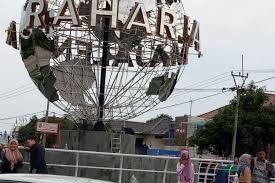 Kawasan wisata talaga herang menawarkan berbagai jenis kegiatan yang bisa dilakukan oleh para pengunjungnya. 4 Tempat Wisata Andalan Di Majalengka Salah Satunya Telaga Herang Portal Jember