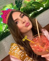 No puedo describir la felicidad, la alegría y la emoción que sentí ayer en  mi cumpleaños. Me siento muy bendecida por Dios por haberme dado un  maravilloso esposo, una familia increíble y