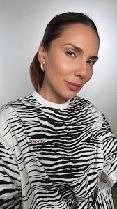 @makeupbymario Surreal Skin Foundation in 7C, @hourglasscosmetics Concealer  in Silk, @charlottetilbury Airbrush Flawless Setting Mist, @saiebeauty  Airset Powder, @westmanatelier Contour Stick in ...