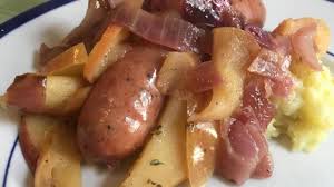 Chicken apple sausage is packed with full of protein and a ton of flavor. Recipe Chicken Apple Sausage With Apples And Red Onions Wral Com