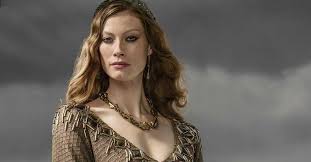 Aslaug is a character in history's 'vikings', played by the awesome aussie, the stunning alyssa sutherland. Alyssa Sutherland Filme Serien Und Biografie