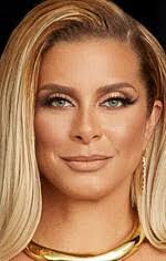 Kate Maclachlan's Instagram, Twitter & Facebook