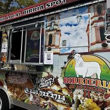 Birrieria el Zacatecano (FOOD TRUCK ) — Restaurant food truck in Pontiac, Michigan