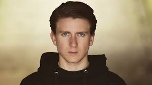 Luke Dean's Instagram, Twitter & Facebook