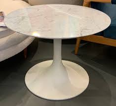 Eero saarinen's pedestal collection includes dining, coffee and side tables. Florence Knoll Marble Coffee Table L Atelier 55