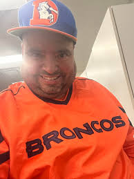 🔹See Rivers and his cowbell