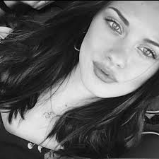 Francesca Pagnanelli, la 20enne di Fermignano firma con la più importante  agenzia di moda milanese