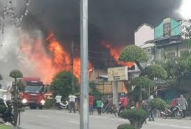 .a report by a foreign newspaper that accidents at workplace which involved the death of nepalese workers in malaysia happened everyday in 2018. 2018 Fire Incident In Malaysia Aito Firework Holding Sdn Bhd