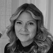 Therese Henning's Instagram, Twitter & Facebook