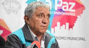 Jesús Vera denunció a Iván Arias por el presunto sobreprecio en la  adquisición de buses PumaKatari