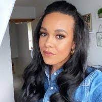 Cassandra Kidwell's Instagram, Twitter & Facebook